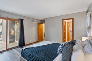 5 habitaciones, escritorio, tabla de planchar con plancha y wifi gratis 