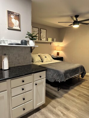 2 bedrooms, iron/ironing board, WiFi, bed sheets