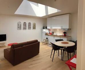 Interior - Loft, Ambiance Atelier, 4 Couchages, Vieux Port La Rochelle, Proche Gare TGV (La Rochelle)