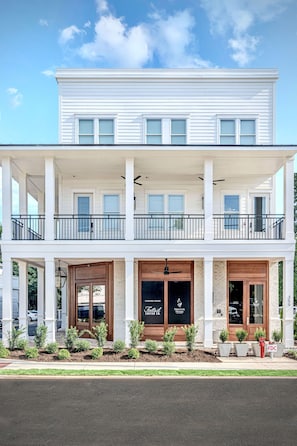 Exterior detail - Luxury Downtown Loft (Athens)
