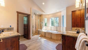 Rumah (4 Bedrooms) | Interior