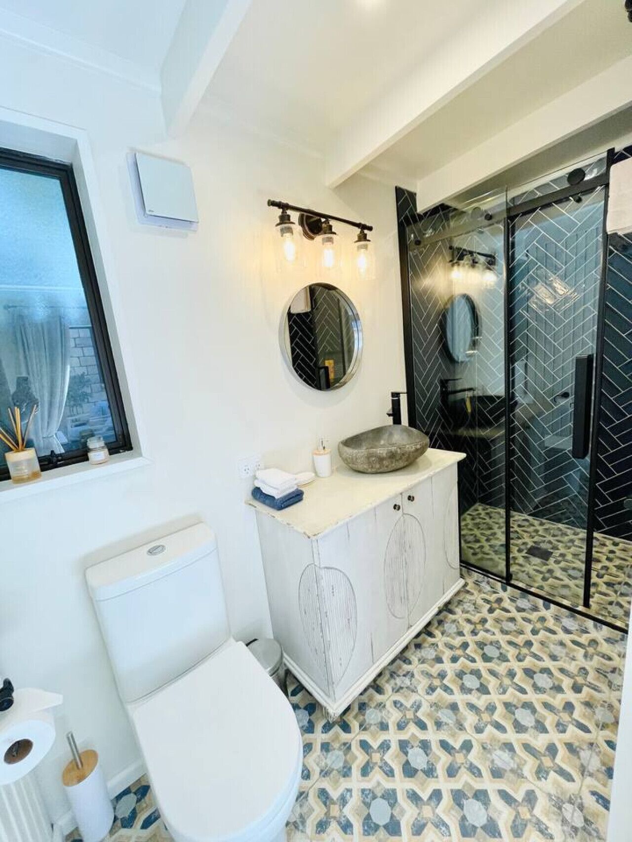 Shower, eco-friendly toiletries, hair dryer, towels