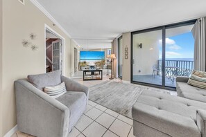 Leilighet, flere senger (Sunbird 807E) | Oppholdsområde | TV