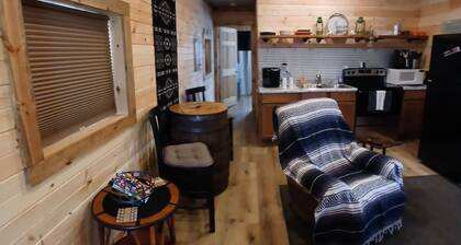 Cozy tiny cabin, close to local activities. Pet friendly. Suited 2 adults.