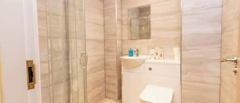 Dusche, Haartrockner, Shampoo