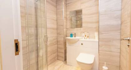 Compact 1BR in the Heart of Preston