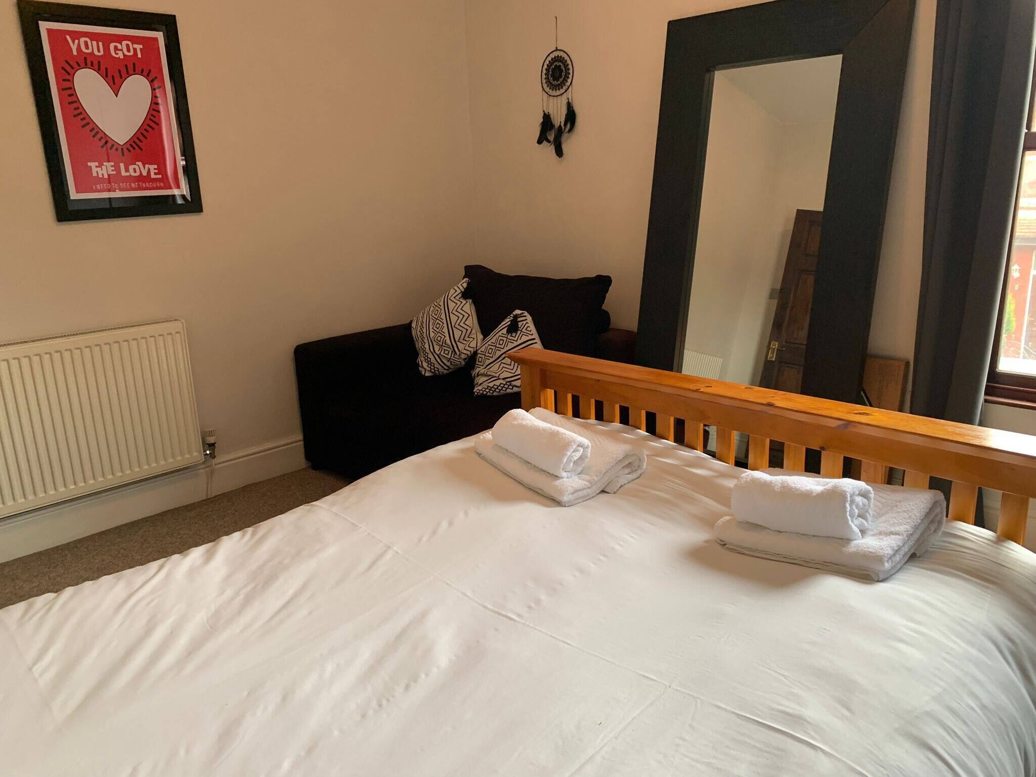 2 bedrooms, iron/ironing board, free WiFi, bed sheets