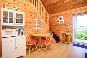 Interior - Windy Dreams: an idyllic, cozy seaside PEI cottage (Kensington)
