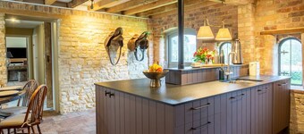 The Barns at Holy Well, Southam, sleeps 10 guests  in 5 bedrooms
