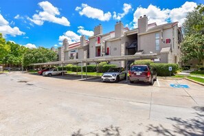 Exterior - Charming Studio Located in Asian Town  , Southwest Houston  (Houston)