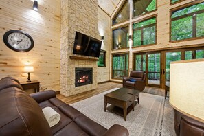 TV, fireplace, table football - BRAND NEW! 3 Bedroom 3.5 Bath, Sauna, Hot Tub, Inside & Out Fireplaces! Playground. (Broken Bow)