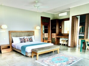 4 camere, una cassaforte in camera, una scrivania, ferro/asse da stiro