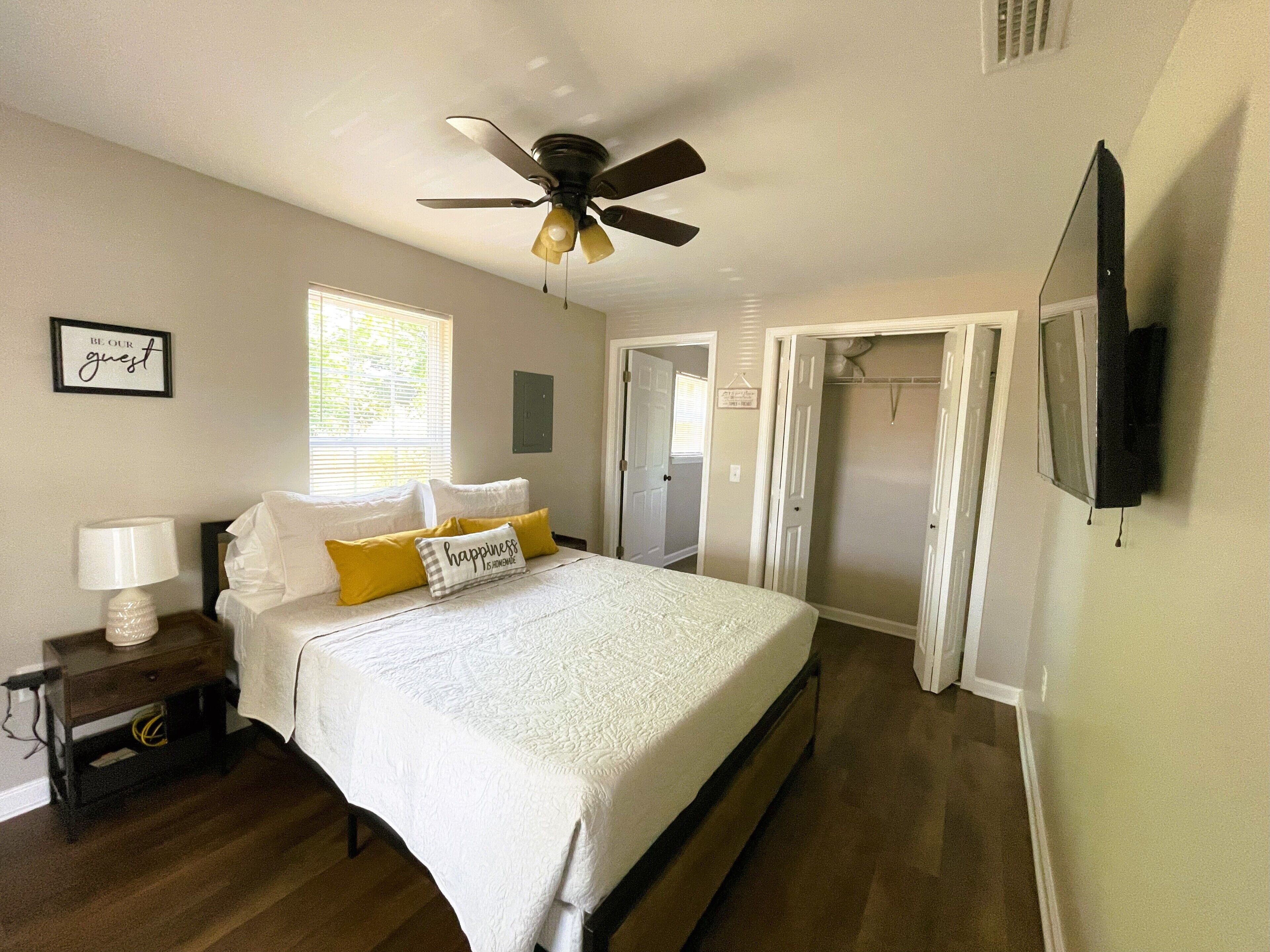 1 chambre, fer et planche à repasser, Wi-Fi, draps fournis