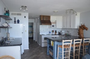 Mikrowelle, Ofen, Herdplatte, Geschirrspüler