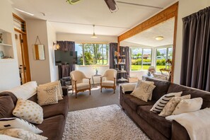 Smart TV, fireplace - Twizel TimeOut - Free Wifi (Twizel)