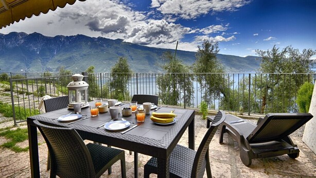 Unclassified image, 1 of 15, button - Appartamento Limone by Theater Home, with breathtaking view (Tignale)