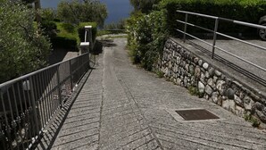 Unclassified image, 4 of 15, button - Appartamento Limone by Theater Home, with breathtaking view (Tignale)