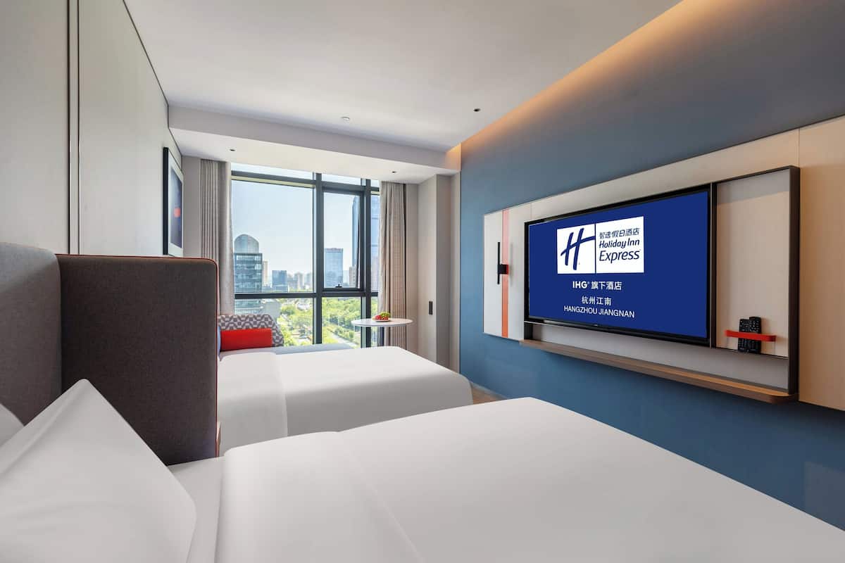 Standardzimmer, 2 Queen-Betten | Hochwertige Bettwaren, Daunenbettdecken, laptopgeeigneter Arbeitsplatz