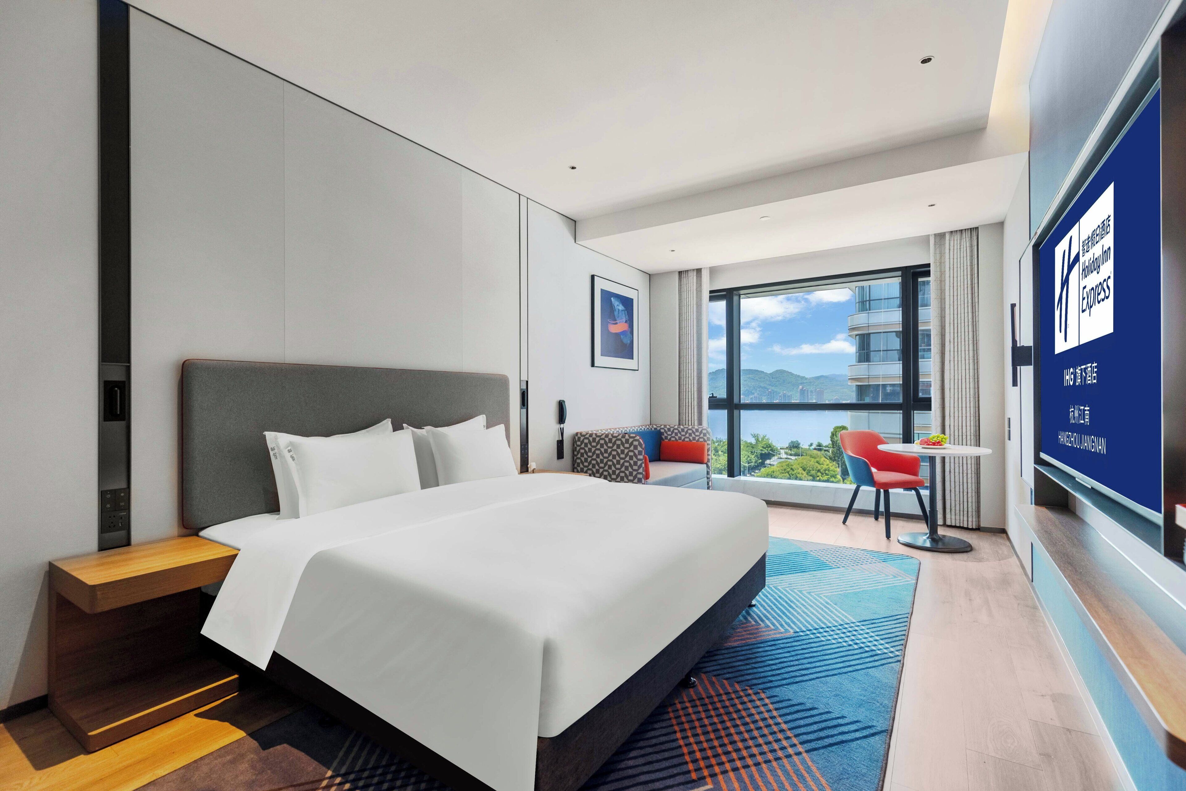 高级房 超大床 江景 | 客房景观