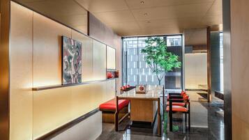 Sala de estar en el lobby