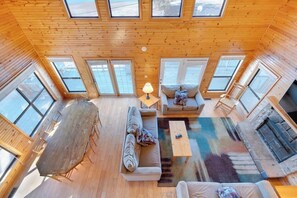 TV, fireplace - Beautiful 5 Bed Chalet w/Hot Tub, Lakefront on Dale Hollow! #14 (Byrdstown)