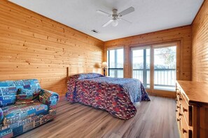 5 bedrooms, free WiFi, bed sheets - Beautiful 5 Bed Chalet w/Hot Tub, Lakefront on Dale Hollow! #14 (Byrdstown)
