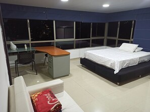 4 bedrooms, desk, iron/ironing board, WiFi