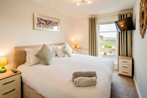 2 bedrooms, in-room safe, desk, iron/ironing board - Ground Floor Sea View Apartment | Private Terrace (Torquay)