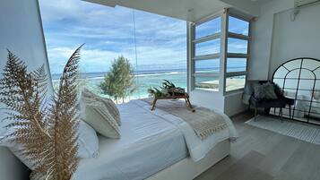 2 makuuhuonetta, tallelokero huoneessa, silitysrauta/-lauta