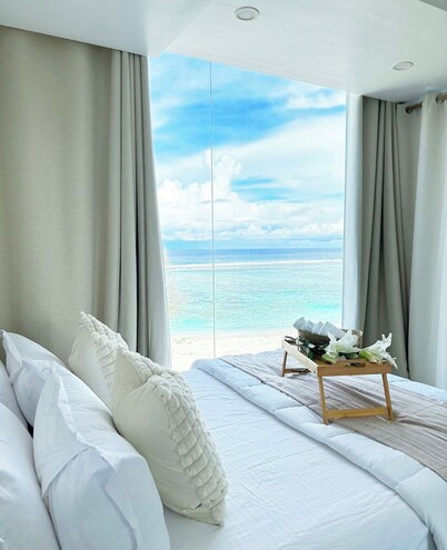 LAZZLLA Beachfront ocean view 2BR apartment 
