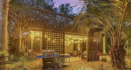 Bare Feet Bungalow -Close to beach & dog friendly