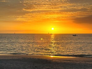 Beach nearby, sun-loungers, beach towels