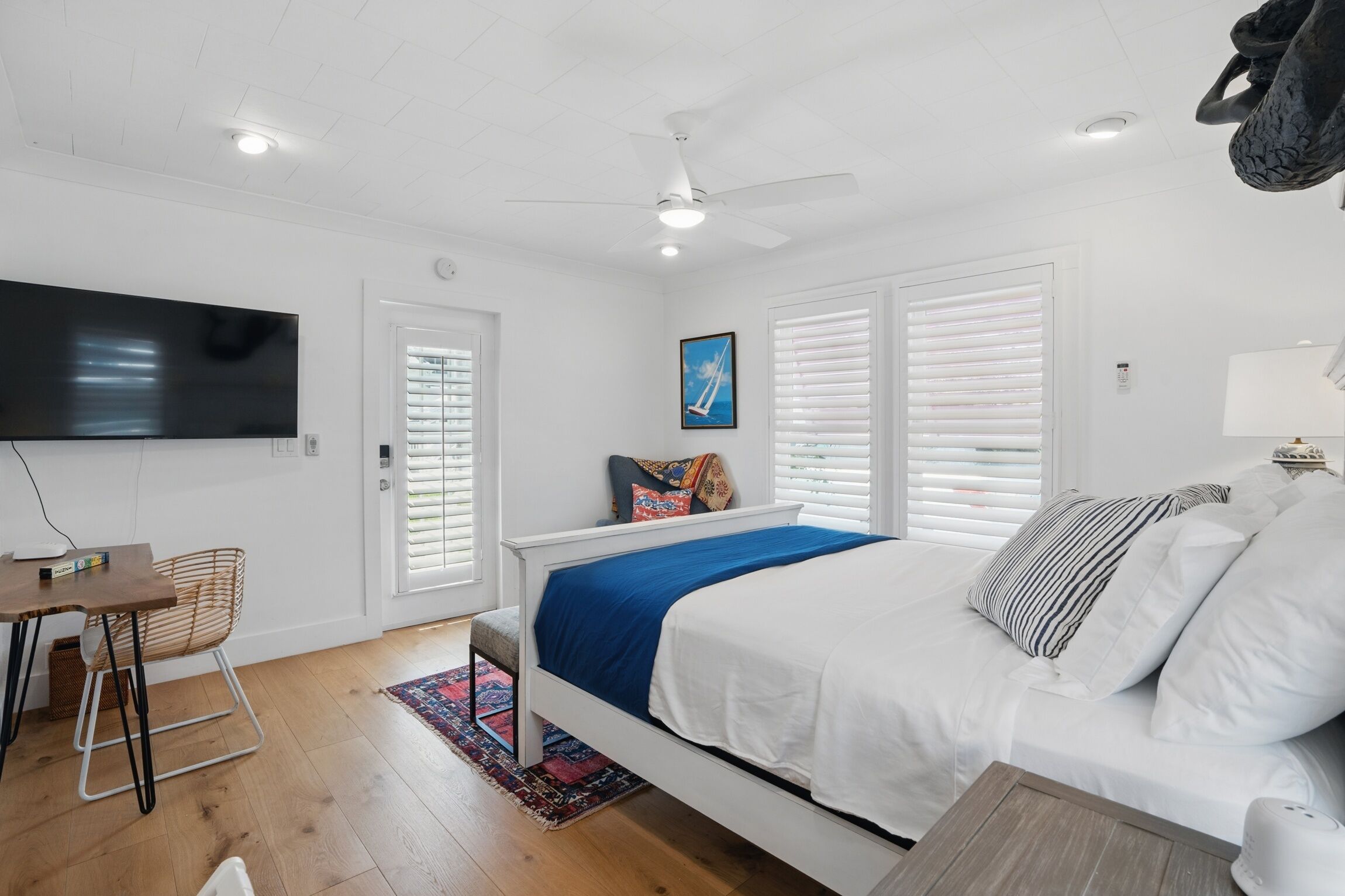 1 多间卧室、办公桌、熨斗/熨衣板、旅行婴儿床