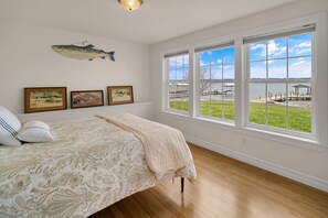 7 Schlafzimmer, Schreibtisch, WLAN, Bettwäsche