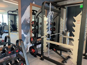 Fitness facility - Waterfront Apartment in Downtown Seattle with AC & Heat (Seattle)