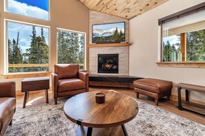 Smart TV, fireplace, DVD player, foosball - Qpine Ranch - Brand New Luxury Home in Fairplay - New Hot Tub! (Fairplay)