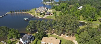 The Cardinal's Nest | Sleeps 9 | Close In