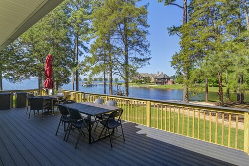 The Cardinal's Nest | Sleeps 9 | Close In