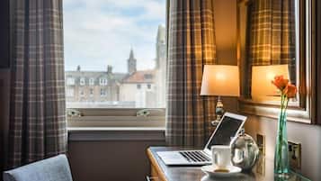 Junior Twin Room | Free WiFi