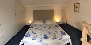 1 habitación, tabla de planchar con plancha, wifi y ropa de cama 