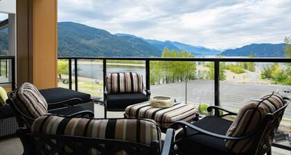 Brand New Penthouse with Lake & Mtn Views