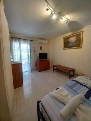 2 soverom, strykejern/-brett, wi-fi (inkludert) og sengetøy