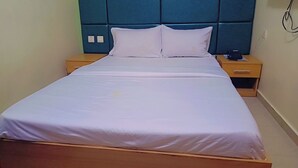 Deluxe Single Room | WiFi (free) - Ikad Hotel and Suite Borno Way (Lagos)