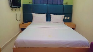 デラックス シングルルーム | WiFi (無料)