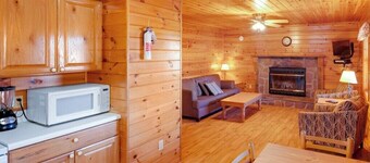 2 Bedroom lakeside to Dale Hollow Lake!