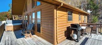 2 Bed Chalet Lakeside with Exceptional View of Dale Hollow Lake