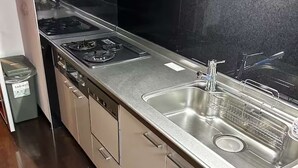 雪櫃、微波爐、爐具、廚房用具/餐具/器皿