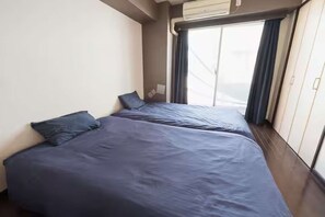 1 bedroom, WiFi - アクセス&コスパ最高!徒歩 本町駅5分! 広々デザイナーズ1LDK、最大6人!902 (大阪市)