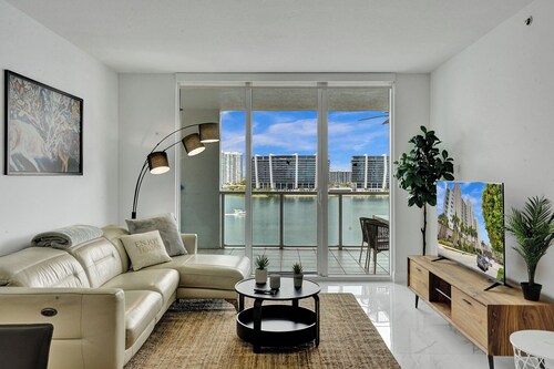 Marina Bay Sunny Isles