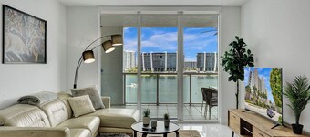 Marina Bay Sunny Isles